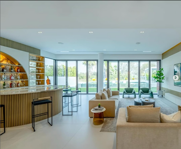 6 Beds
8 Baths
3,935 sqft